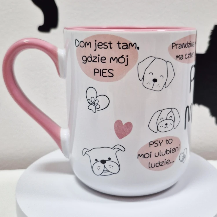 Kubek Psia Mama 330 ml – napis „Dom jest tam, gdzie mój pies”, różowe ucho i wnętrze