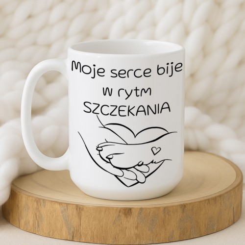 Duży kubek dla psiarzy 450 ml „Moje serce bije w rytm szczekania” – minimalistyczna grafika, prezent dla miłośnika psów