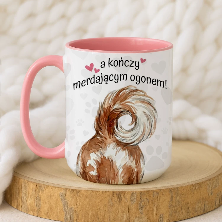 Duży kubek 450 ml z psem cavalier ‘Miłość zaczyna się mokrym nosem’ – tył, różowe ucho i wnętrze